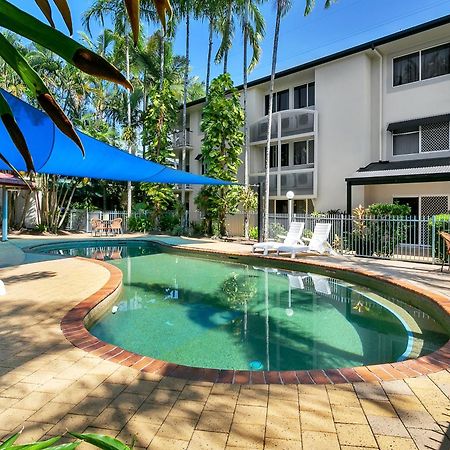 Cairns Reef Apartments & Motel Екстер'єр фото