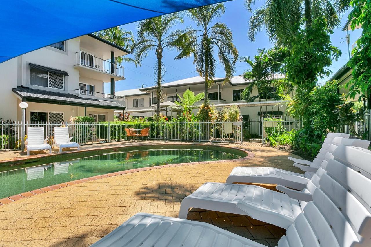Cairns Reef Apartments & Motel Екстер'єр фото