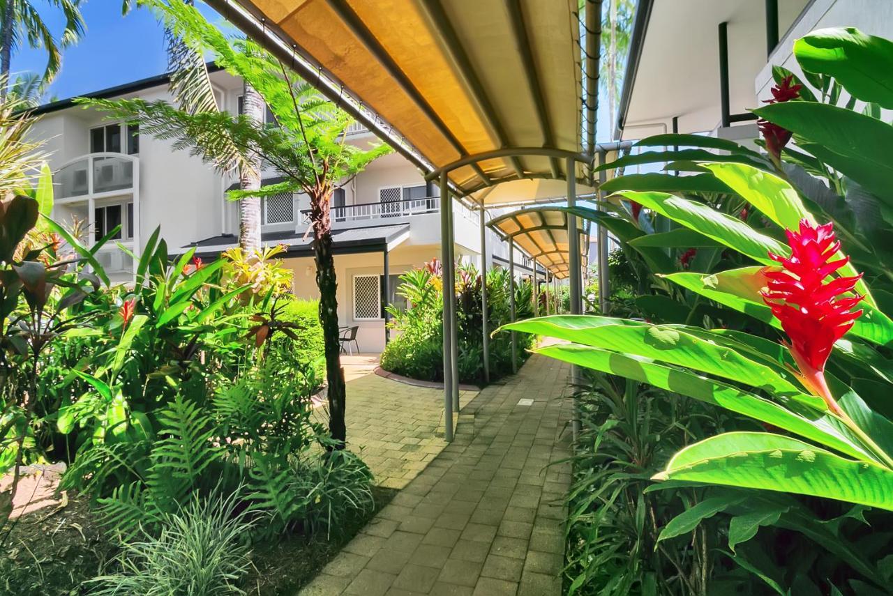 Cairns Reef Apartments & Motel Екстер'єр фото