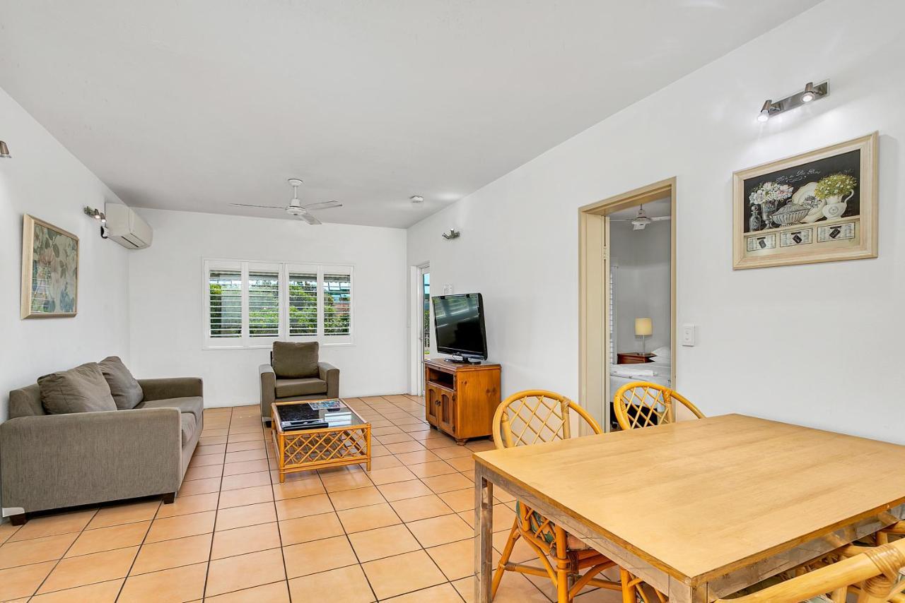 Cairns Reef Apartments & Motel Екстер'єр фото