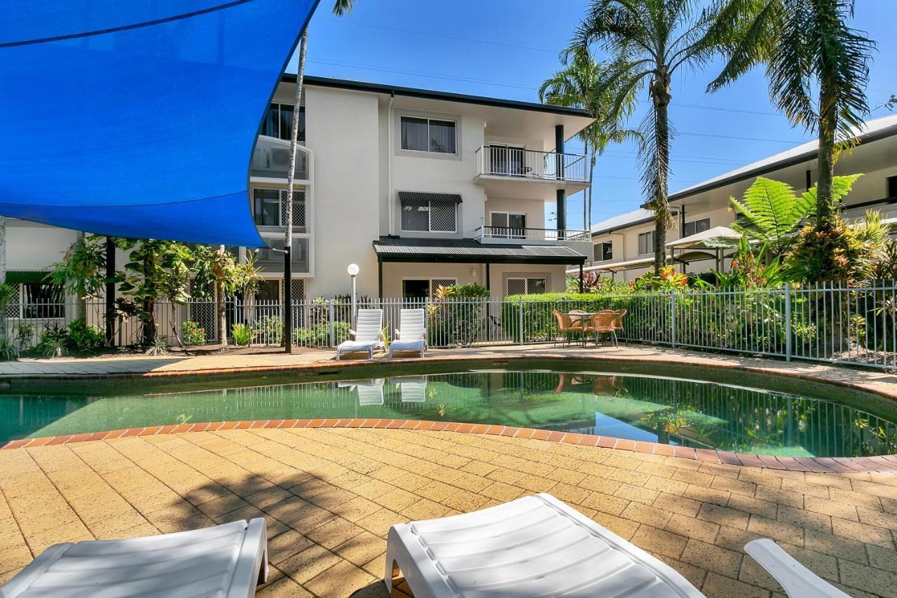 Cairns Reef Apartments & Motel Екстер'єр фото