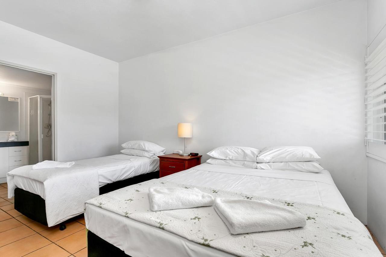 Cairns Reef Apartments & Motel Екстер'єр фото