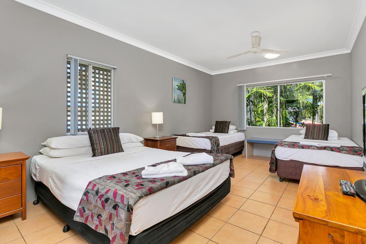 Cairns Reef Apartments & Motel Екстер'єр фото