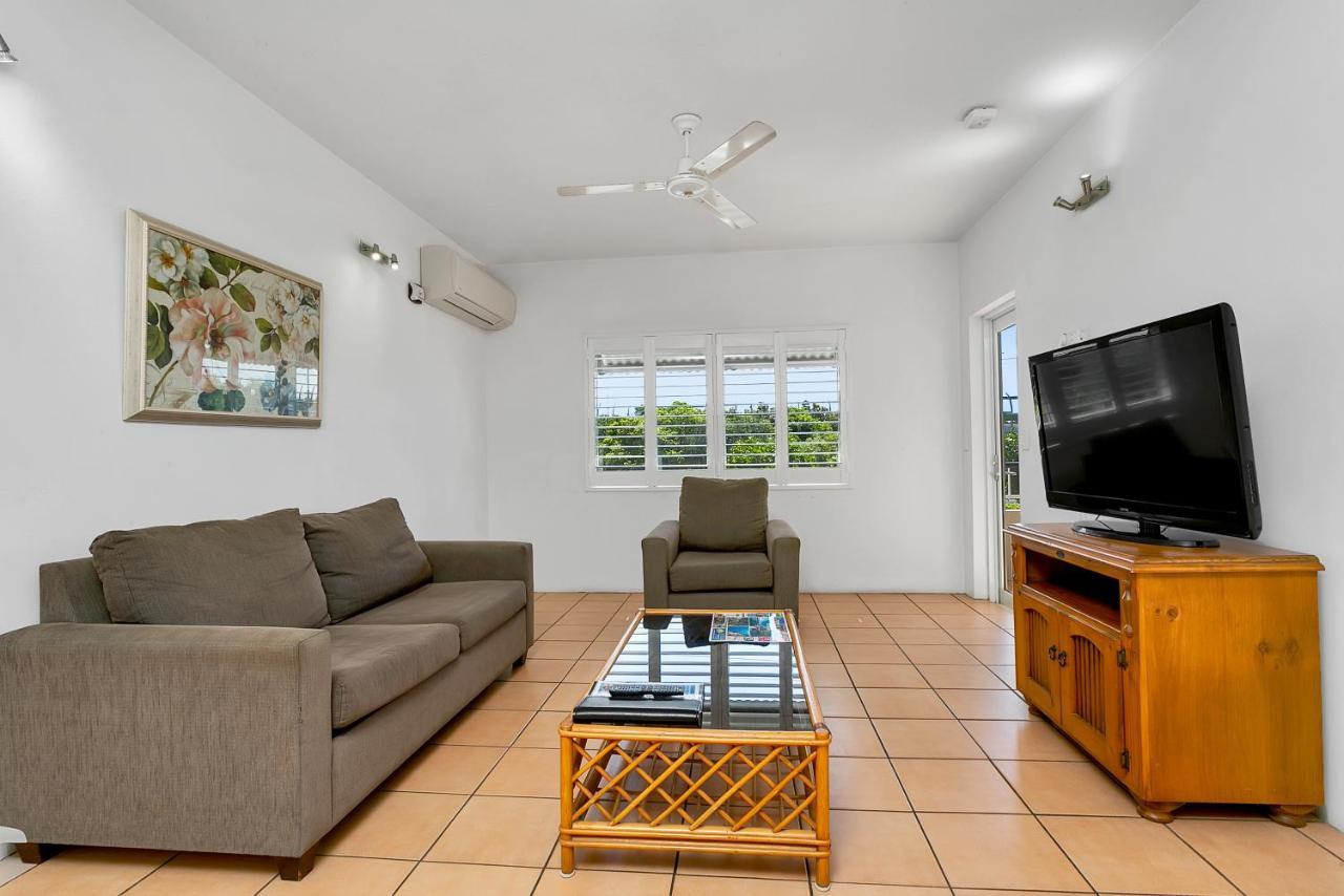 Cairns Reef Apartments & Motel Екстер'єр фото